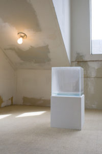 Hans Haacke, Condensation Cube, 1971. Clear acrylic, distilled water, climate in area of display, 10 x 10 x 10 inches. Courtesy of the artist and Paula Cooper Gallery, New York. Private collection, San Francisco