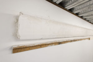 Jorge Satorre, Sometimes I use images in my work that might be embarrassing to me, my family or my dealers (cornice), 2019. Plaster, dimensions variable. Courtesy of the artist and Labor, Mexico